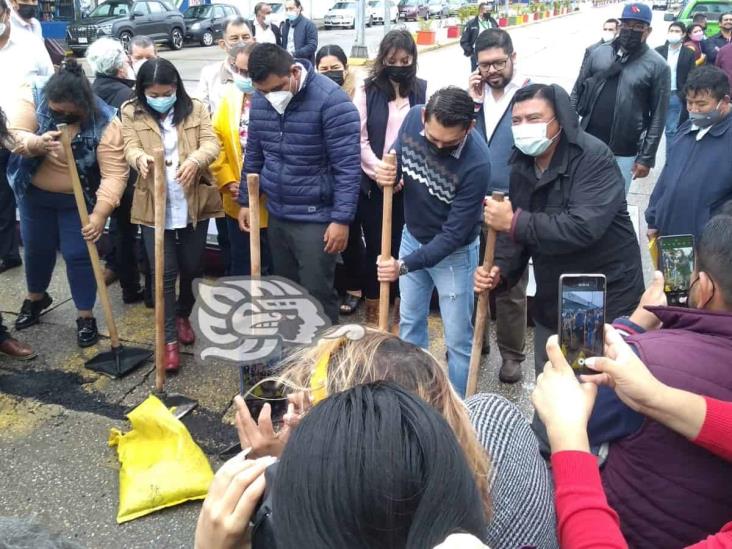 Arrancan programa de bacheo en avenidas de Coatzacoalcos