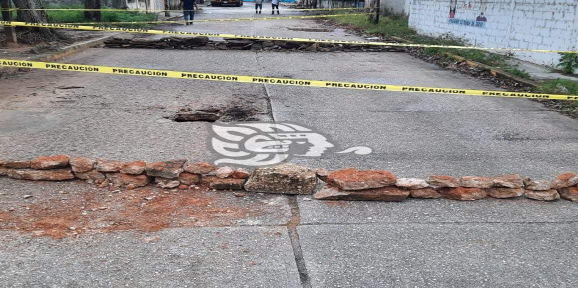 Daño en tubería provoca socavón en la avenida Instituto Tecnológico