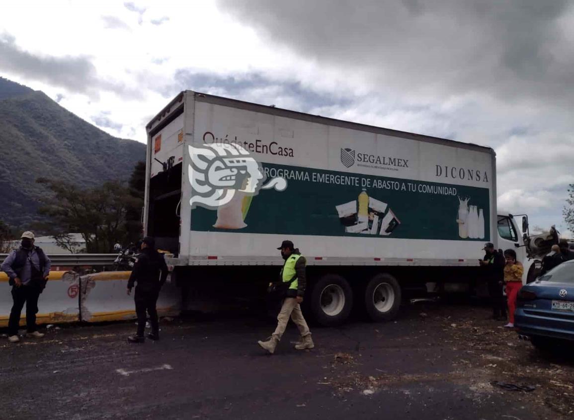 Fueron clonados, se deslinda Segalmex de tráiler volcado con migrantes