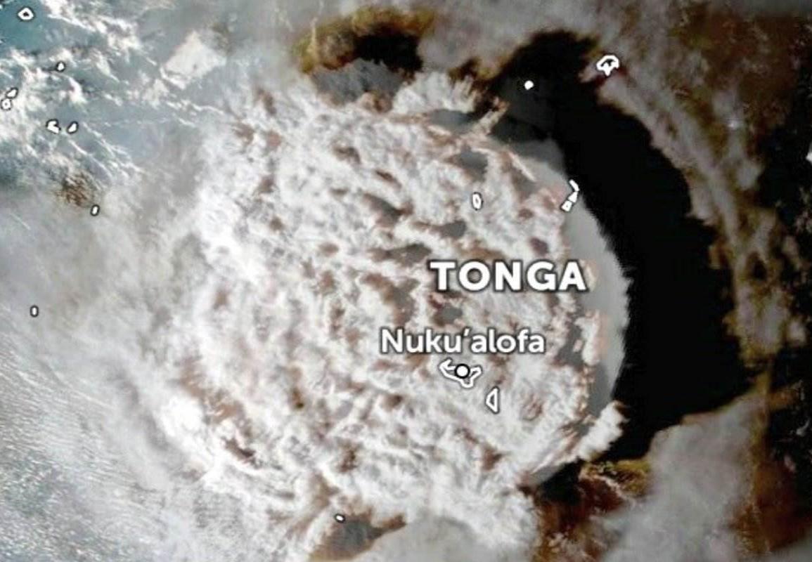 Emiten alerta de Tsunami en costa este de EU por erupción de volcán