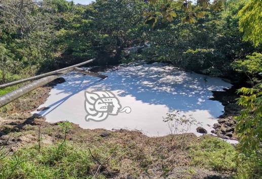 Contaminación en arroyos, 4 años intoxicando a Nanchital e Ixhuatlán