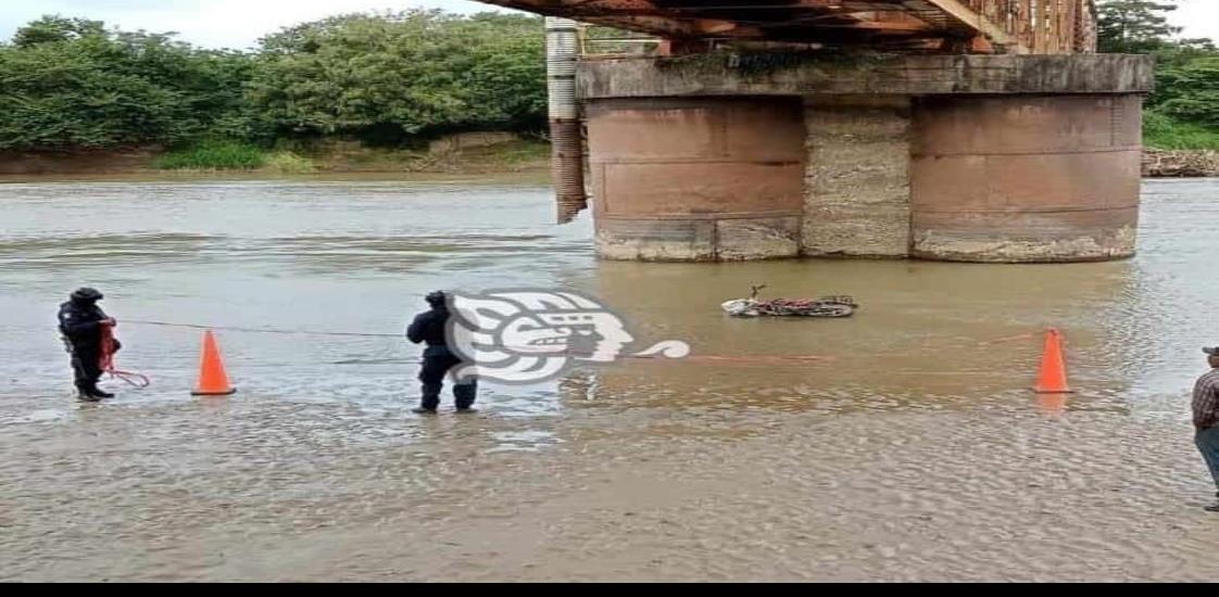 Cae al Río San Juan con todo y moto