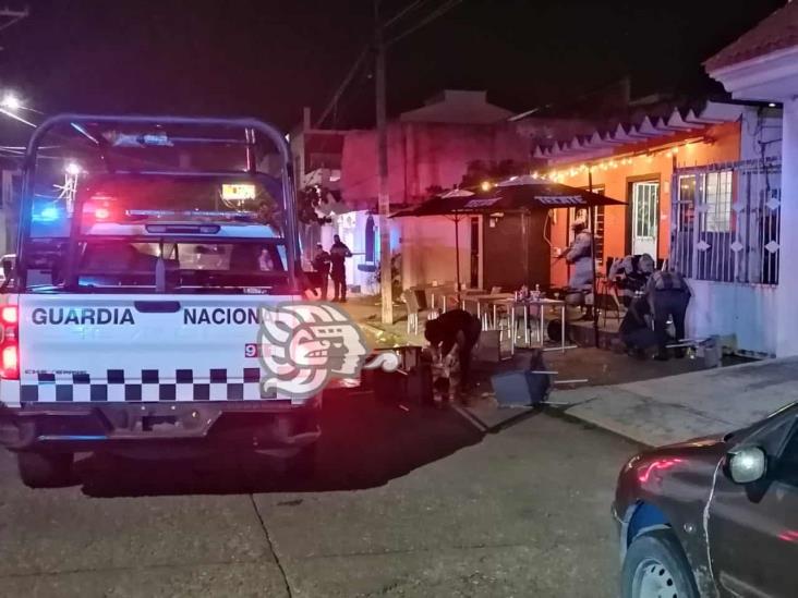 Baleado en negocio de alitas en Coatzacoalcos; muere en el hospital