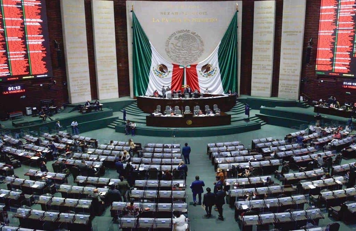 Senadores de Morena podrían echar abajo la comisión especial impulsada por Monreal