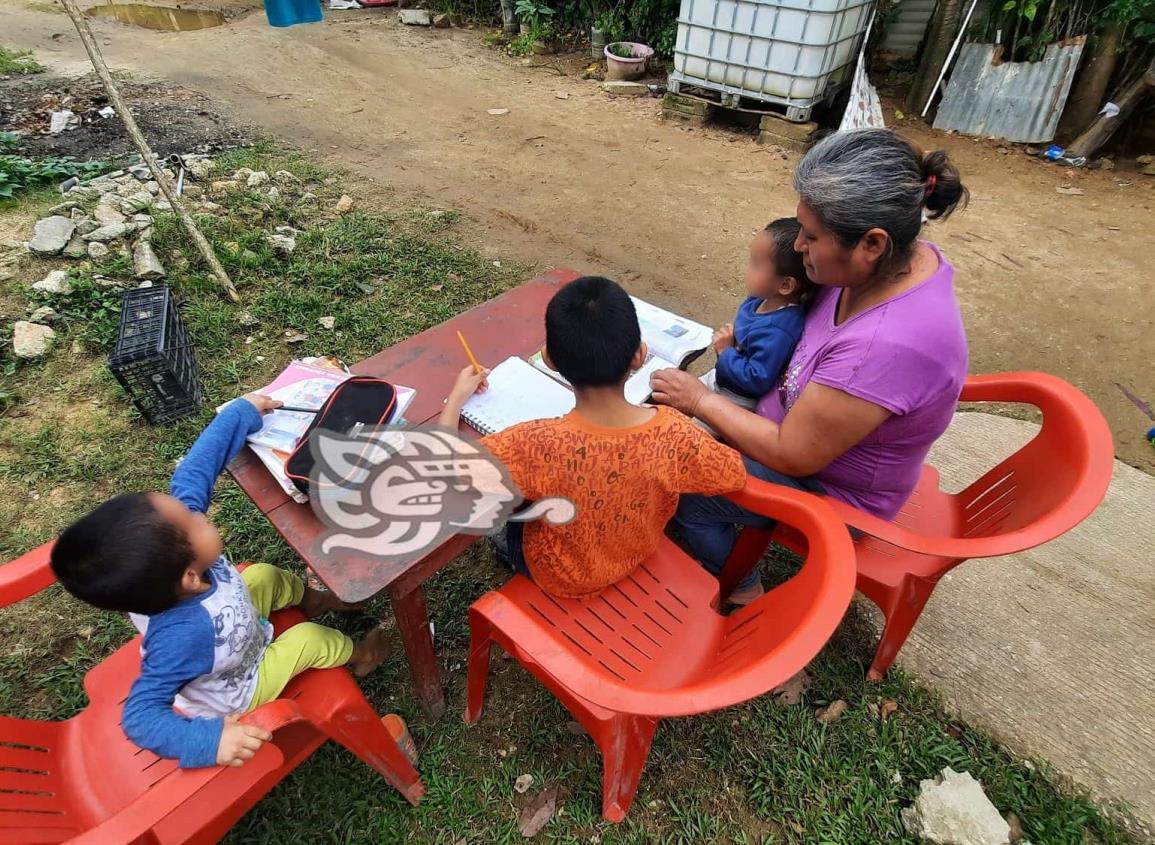 Israel e Ismael, a la deriva; su madre fue asesinada hace más de un año