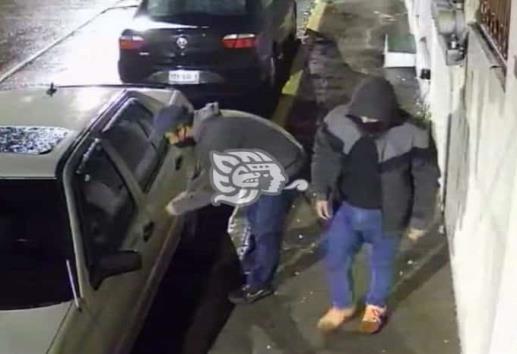 Se roban un Jetta y un taxi en colonia El Moral, de Xalapa