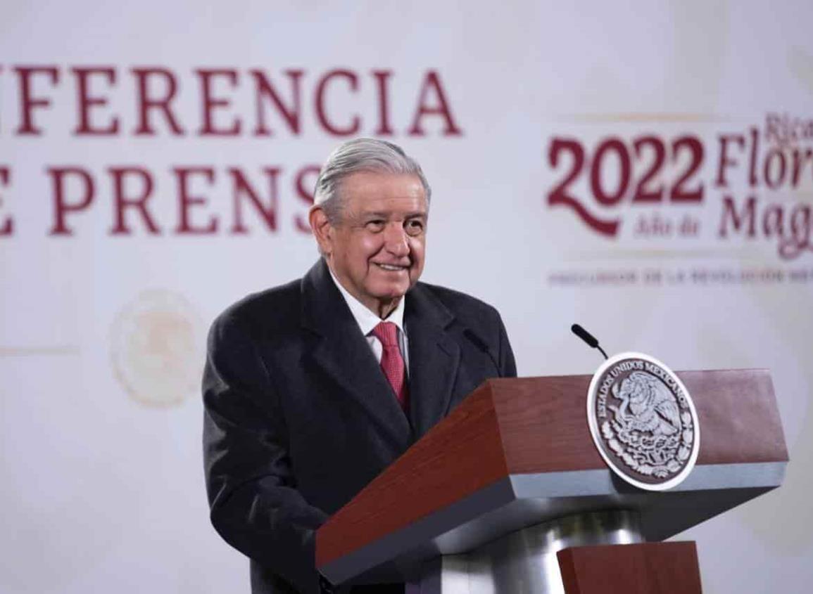 Prensa invade privacidad de AMLO tras chequeo médico