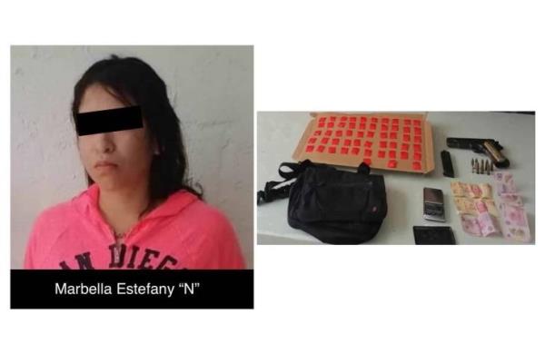 Interviene FC a mujer por narcomenudeo y portación de armas en Xalapa