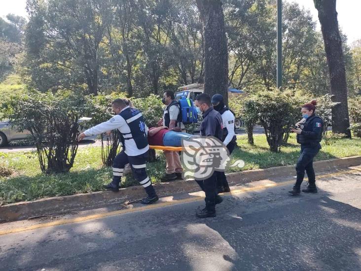 Choque de autobuses en Xalapa deja 15 personas lesionadas