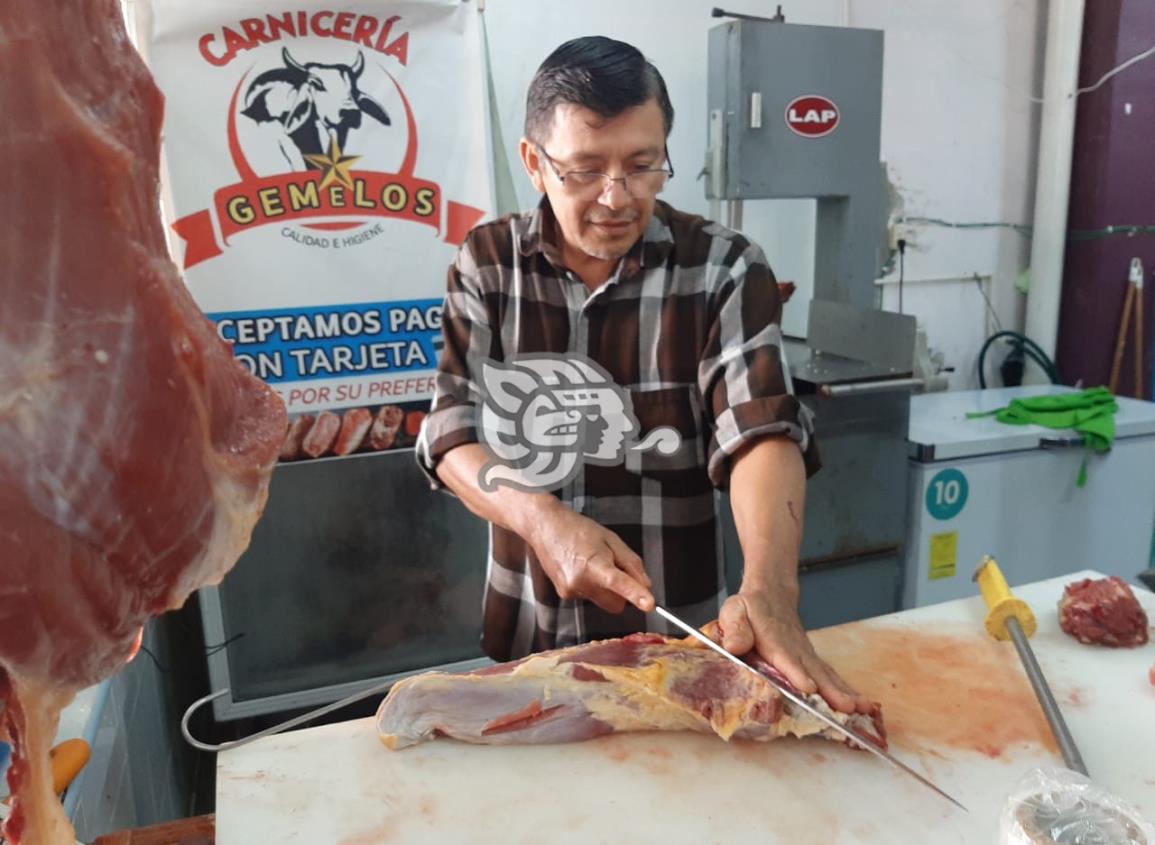 Escasa producción de carne roja en mercados de Agua Dulce