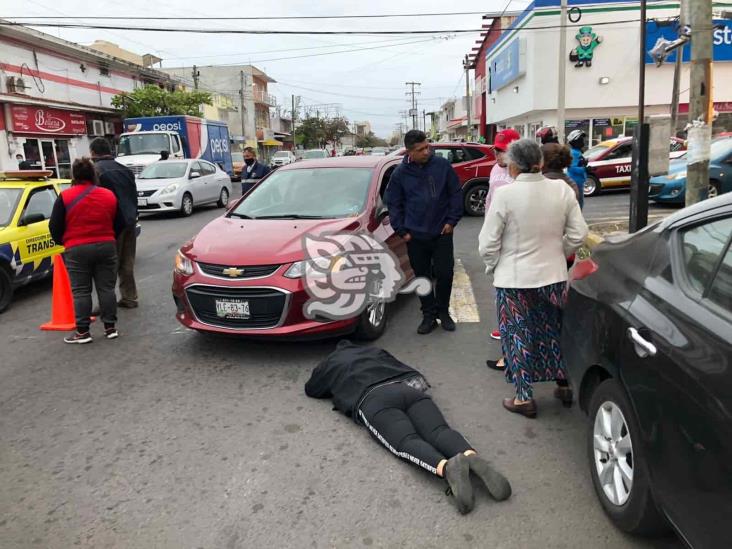 Atropellan a mujer en calles de Veracruz