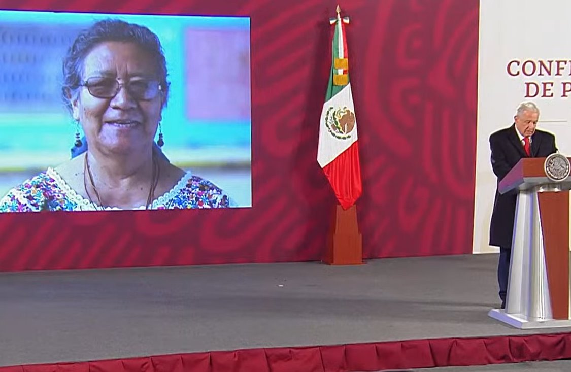 López Obrador lamenta el fallecimiento de la activista Carmen Santiago