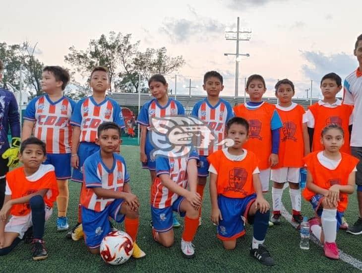 Duros cotejos: la escuela de futbol C.D.F. tiene intensa jornada