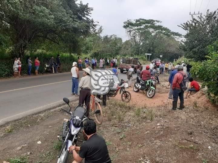 Impiden pobladores trabajos de perforación en Soteapan