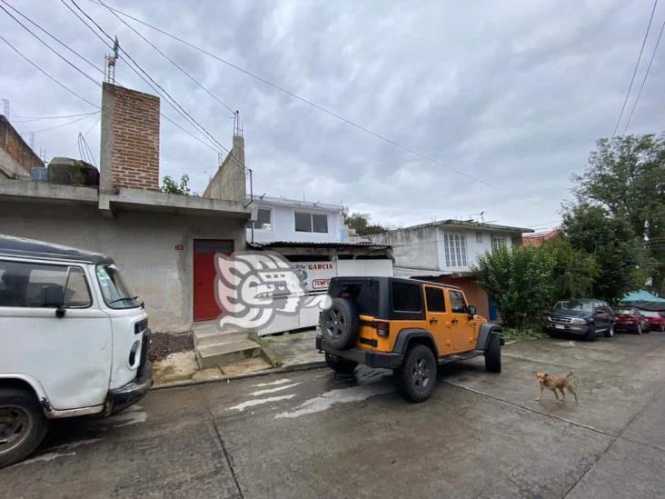 Xalapa: jardineras de calle Jalisco, ‘un baño público’ para elementos del IPAX