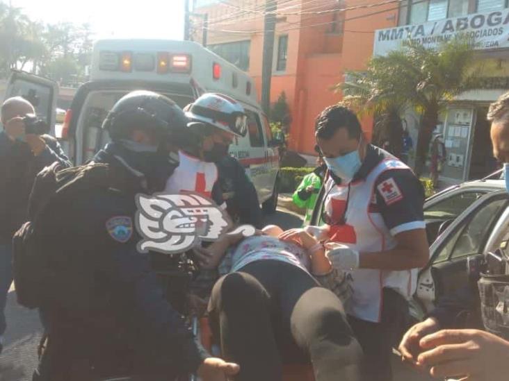 Una pasajera lesionada tras accidente de taxi en Xalapa