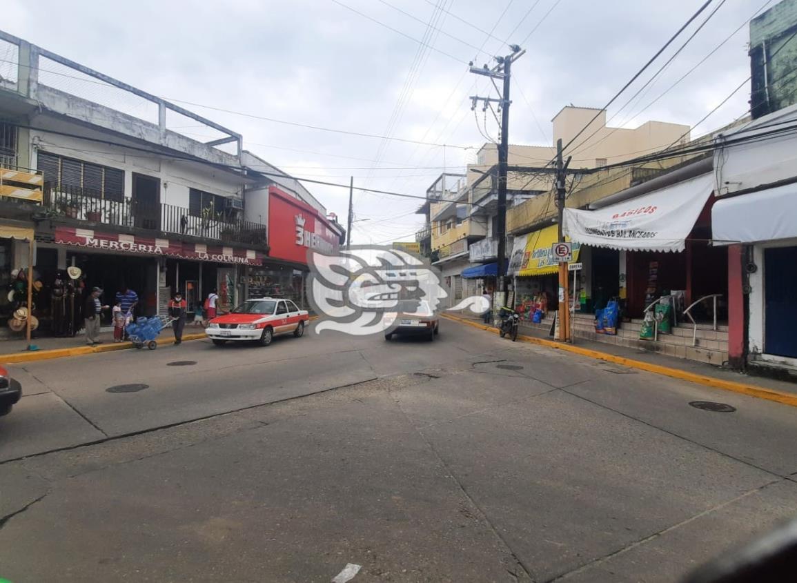 Comerciantes de Agua Dulce siguen relajando medidas sanitarias 