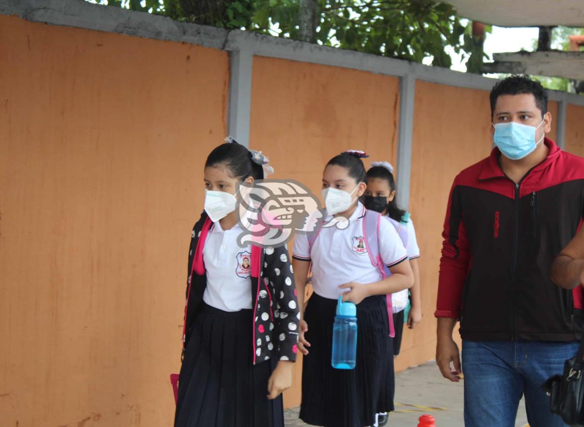 No hay brotes de covid-19 en las escuelas de Agua Dulce 