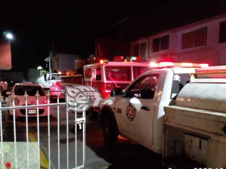 Reportan incendio de pastizal en colonia Aurora de Nogales