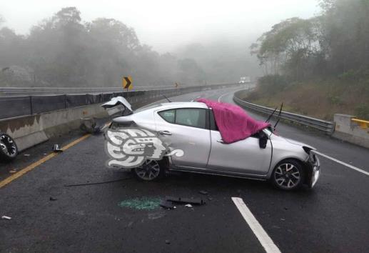 Choque de automóvil en libramiento Xalapa -Perote deja tres lesionados