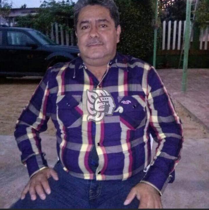 Fallece conductor de camioneta que colisionó contra autobús
