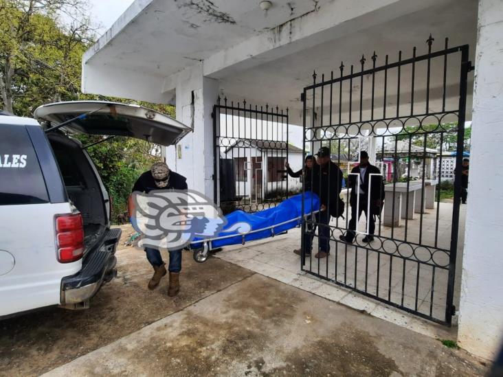 Hombre asesinado a puñaladas en el Panteón Municipal de Agua Dulce