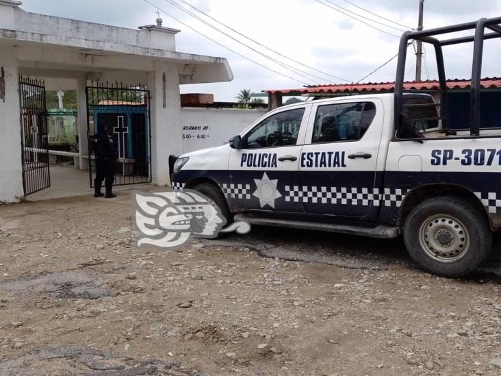 Hombre asesinado a puñaladas en el Panteón Municipal de Agua Dulce