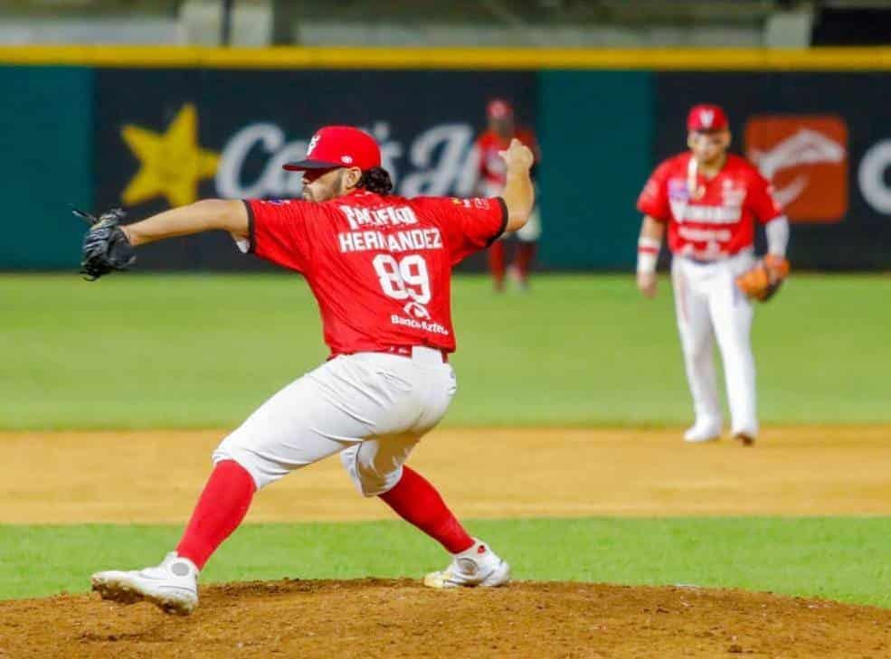 Pitcher minatitleco jugará con los Venados de Mazatlán