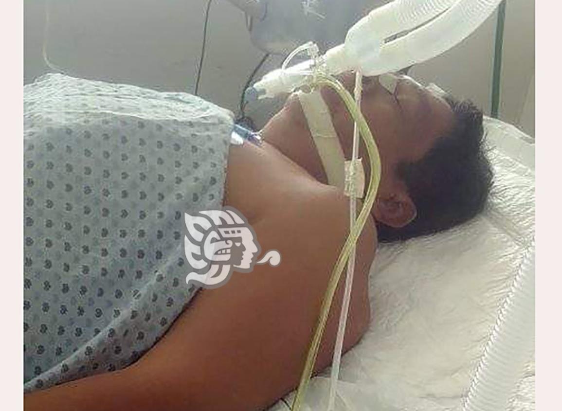 Piden ayuda para costear gastos médicos de don Raymundo