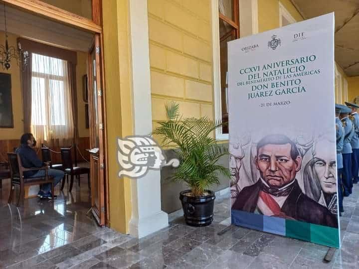 En Orizaba, realizan homenaje por CCXVI aniversario del natalicio de Benito Juárez