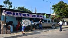 Conductor aprendiz impactó fachada de vivienda en Acayucan