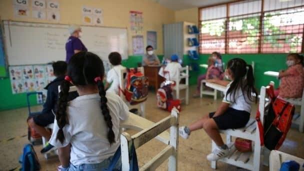 Regreso a clases bajo incertidumbre por nuevo plan de estudios