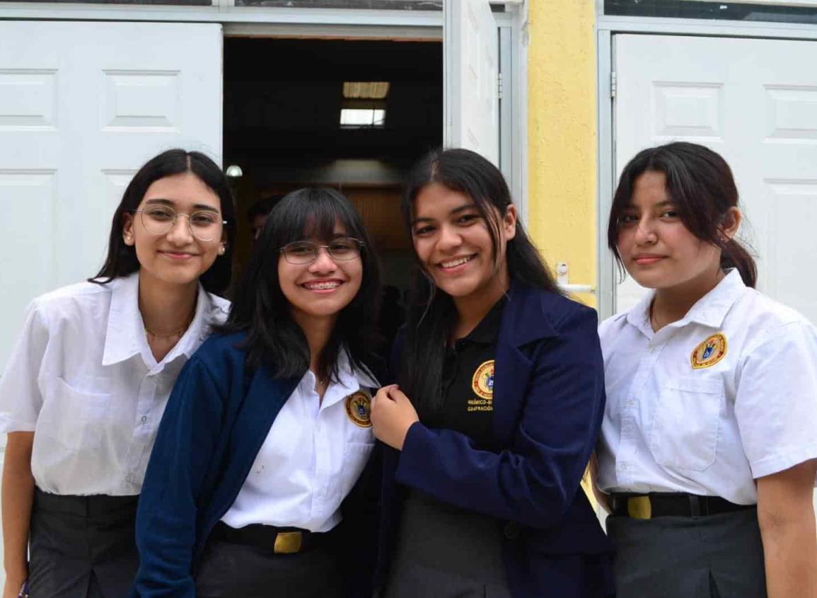 Destacan alumnas de Bachilleres de Veracruz en torneo de ajedrez