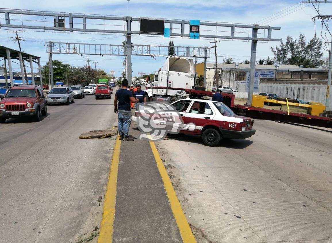 Caos vial en puente Calzadas