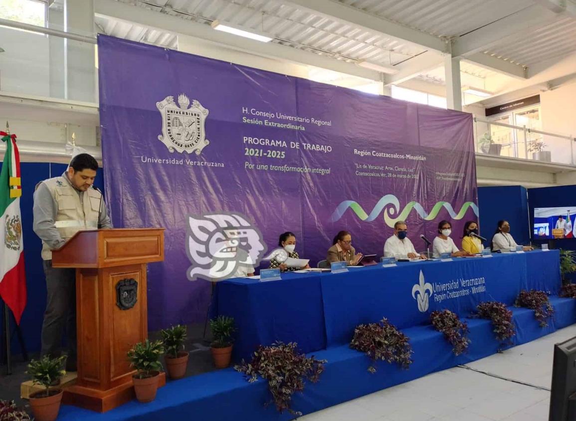 Realizan sesión extraordinaria sobre plan de trabajo en UV