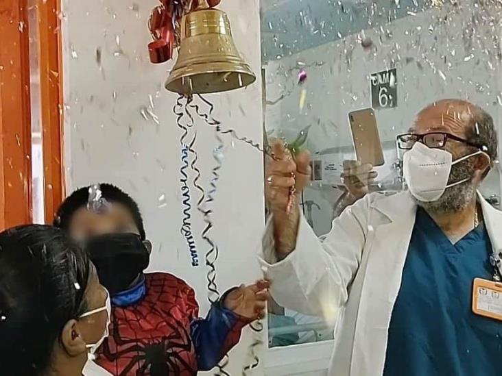 ¡Héroe! Aarón ganó la batalla contra la leucemia en IMSS 36 de Coatzacoalcos