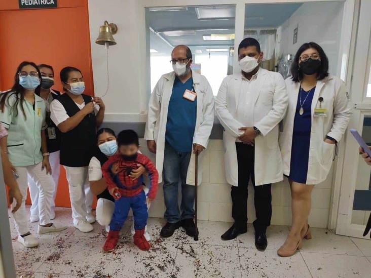 ¡Héroe! Aarón ganó la batalla contra la leucemia en IMSS 36 de Coatzacoalcos