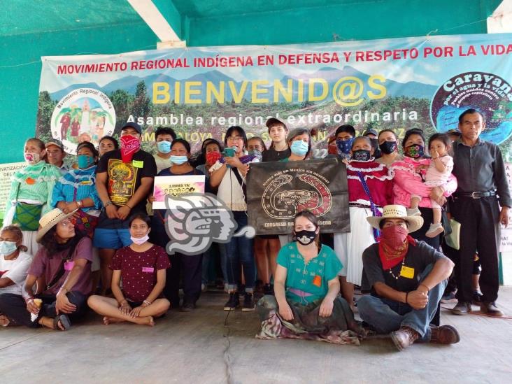 Reciben con fandango a la Caravana por el agua y la vida