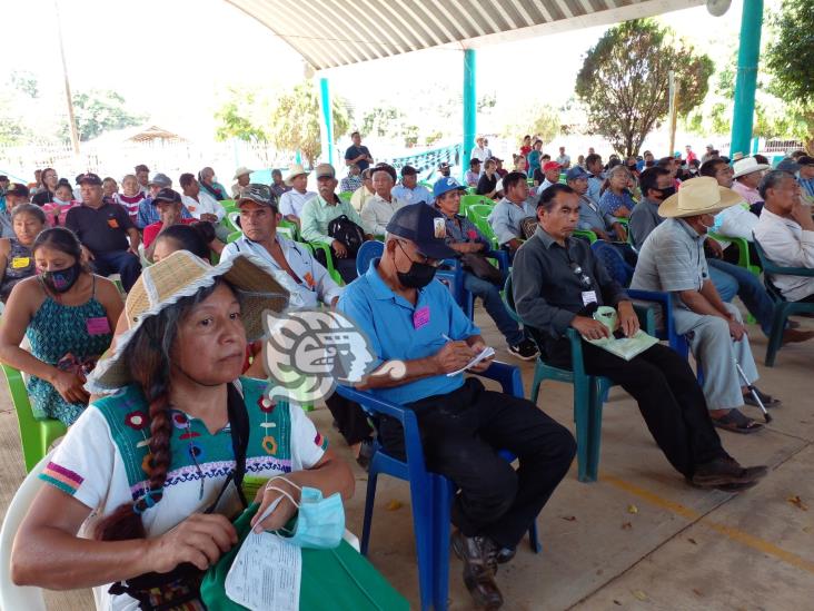 Reciben con fandango a la Caravana por el agua y la vida