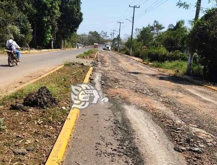 En el Pescador, exigen que empresa repare asfaltado destruido