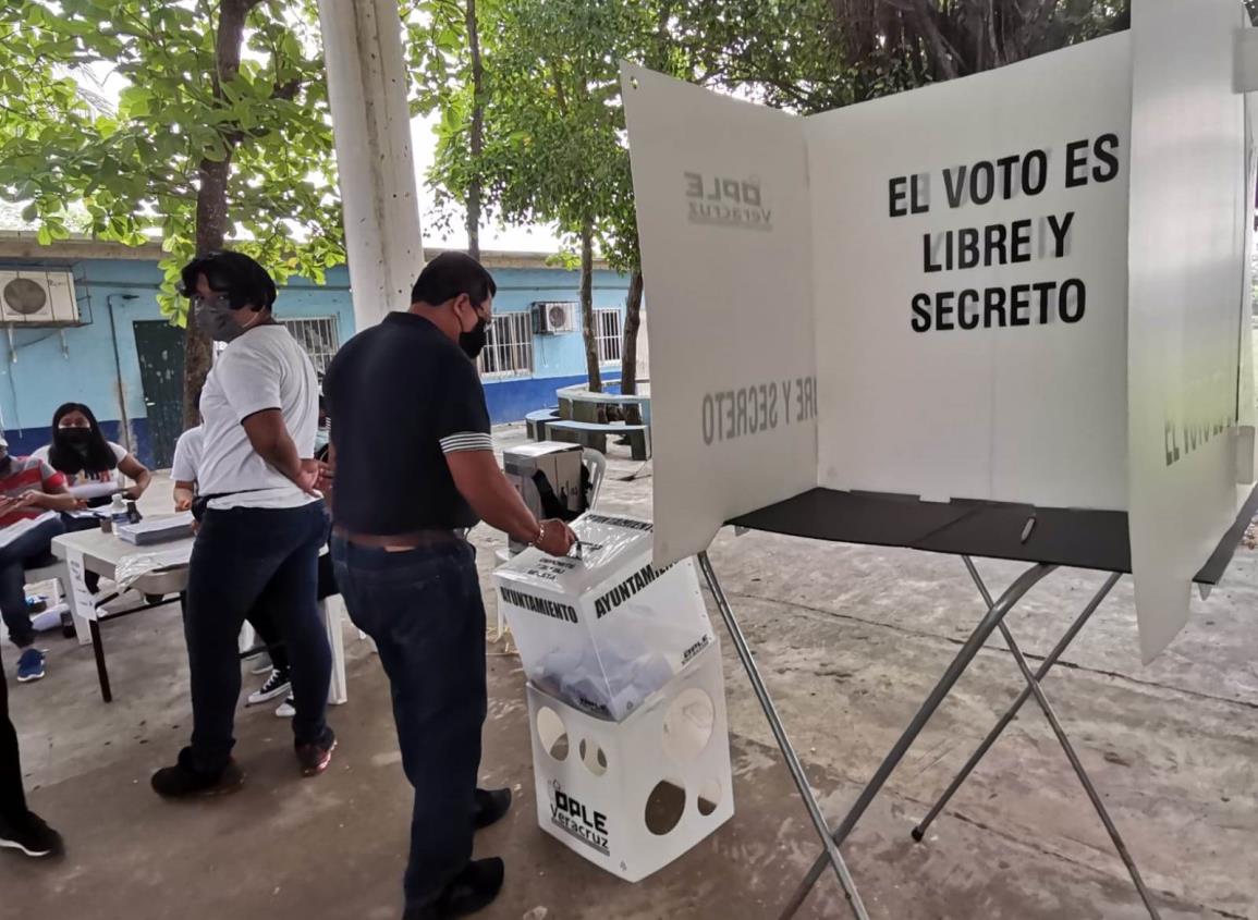 Jornada de elección de agente en Mundo Nuevo registró atrasos en la instalación