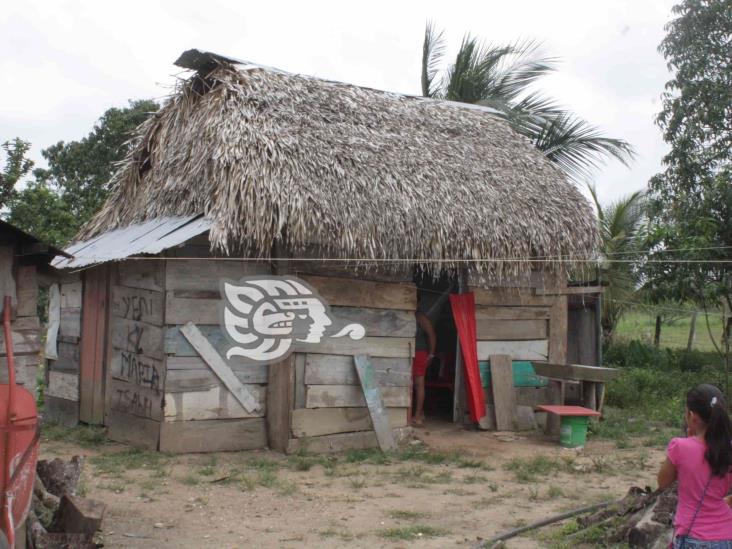 Reclaman retraso en obras en la zona rural de Las Choapas
