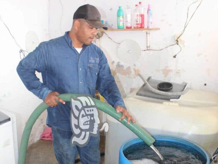 A baja presión llega el agua a familias hidrómilas