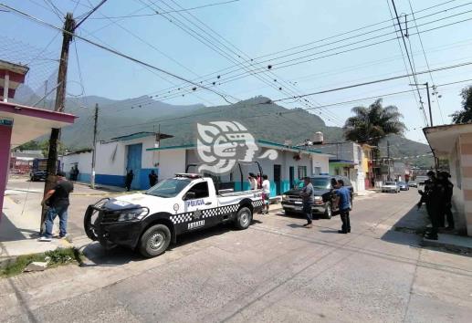 Hallan cuerpo encobijado en calles de Río Blanco