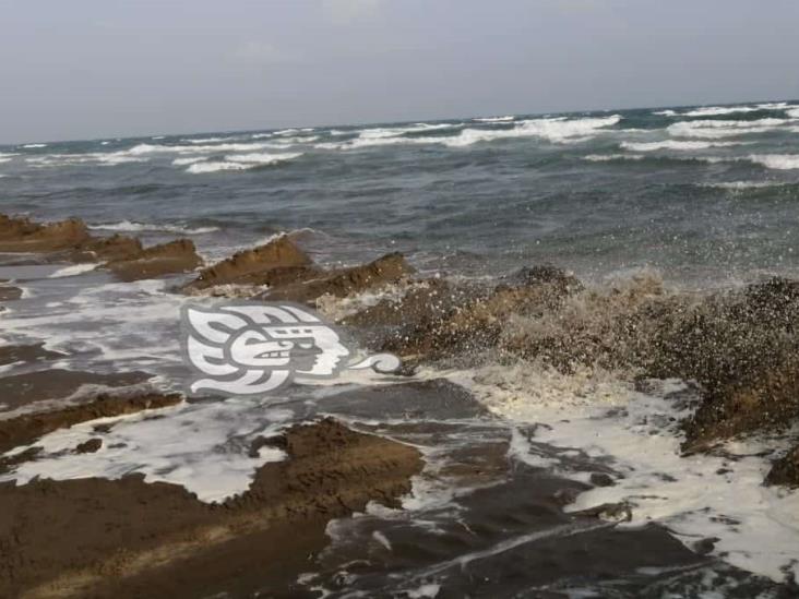 Colocan bandera roja en playa de Coatza ante ingreso de norte