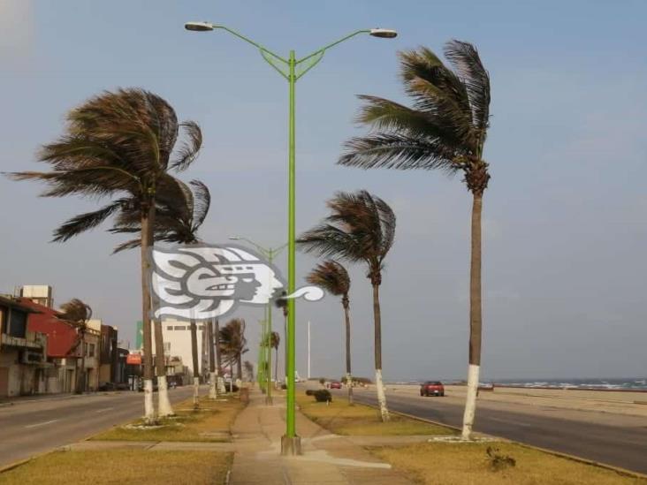 Colocan bandera roja en playa de Coatza ante ingreso de norte