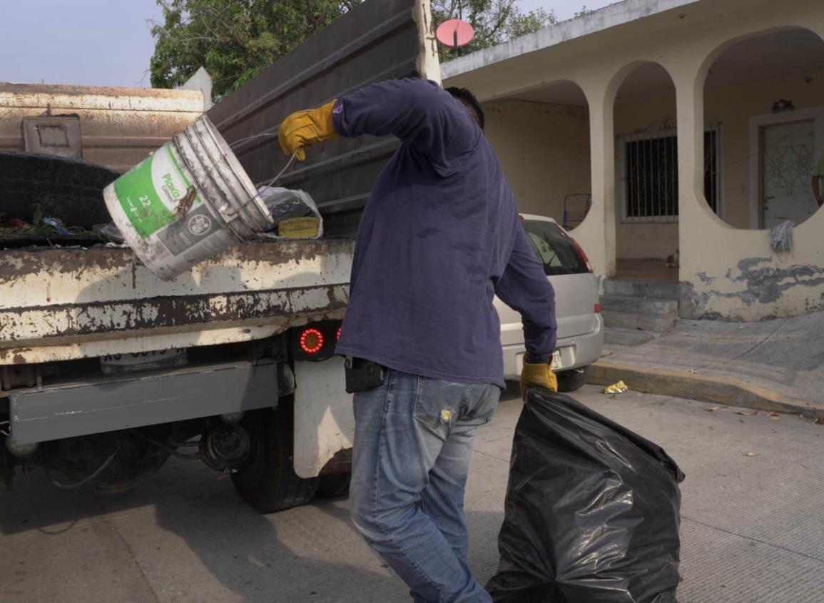 Realizan vecinos jornada de descacharrización en Cardel