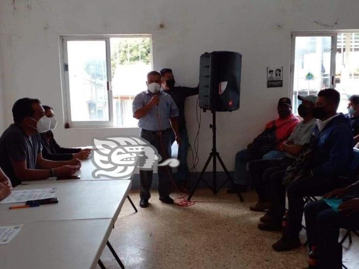 Entregan constancias de mayoría a agentes electos de Soteapan