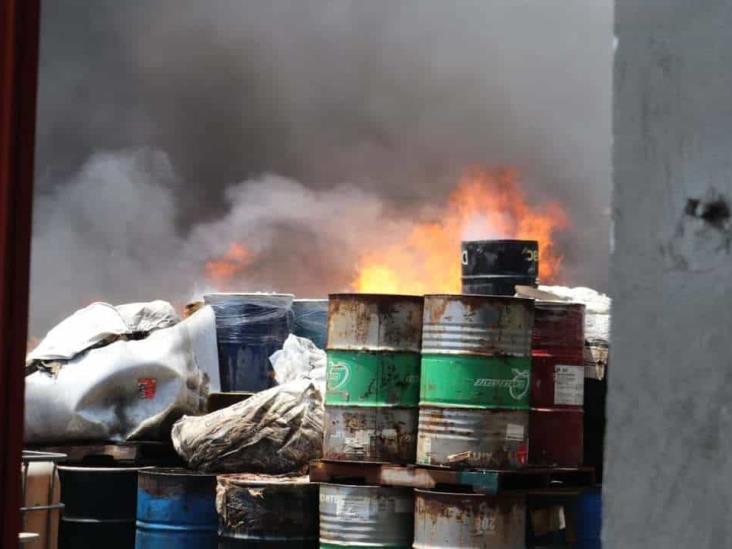 Reportan incendio en Puente Nacional; ordenan evacuar la zona