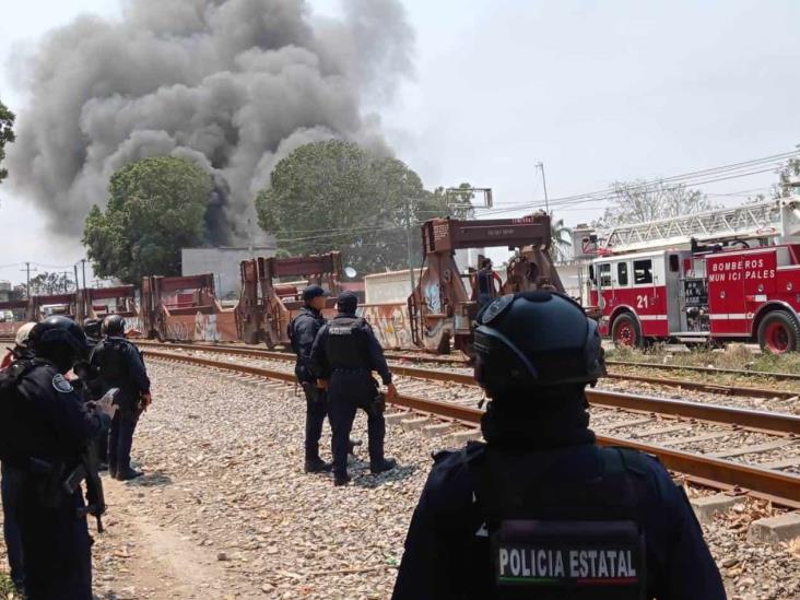 Reportan incendio en Puente Nacional; ordenan evacuar la zona